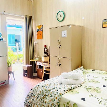 Cozy Homestay With Large Bed, Private Bathroom, Large Balcony هانوي المظهر الخارجي الصورة