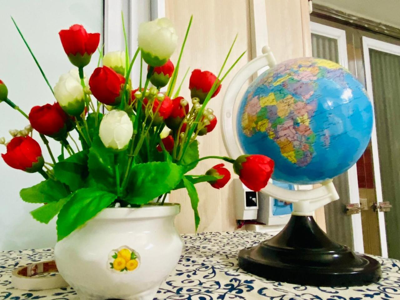 Cozy Homestay With Large Bed, Private Bathroom, Large Balcony هانوي المظهر الخارجي الصورة
