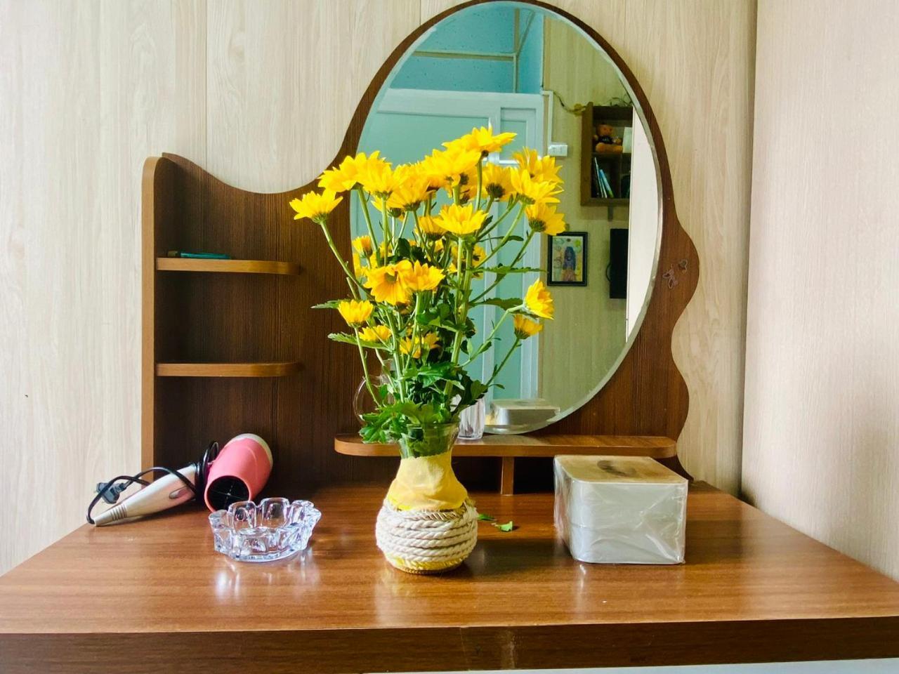 Cozy Homestay With Large Bed, Private Bathroom, Large Balcony هانوي المظهر الخارجي الصورة