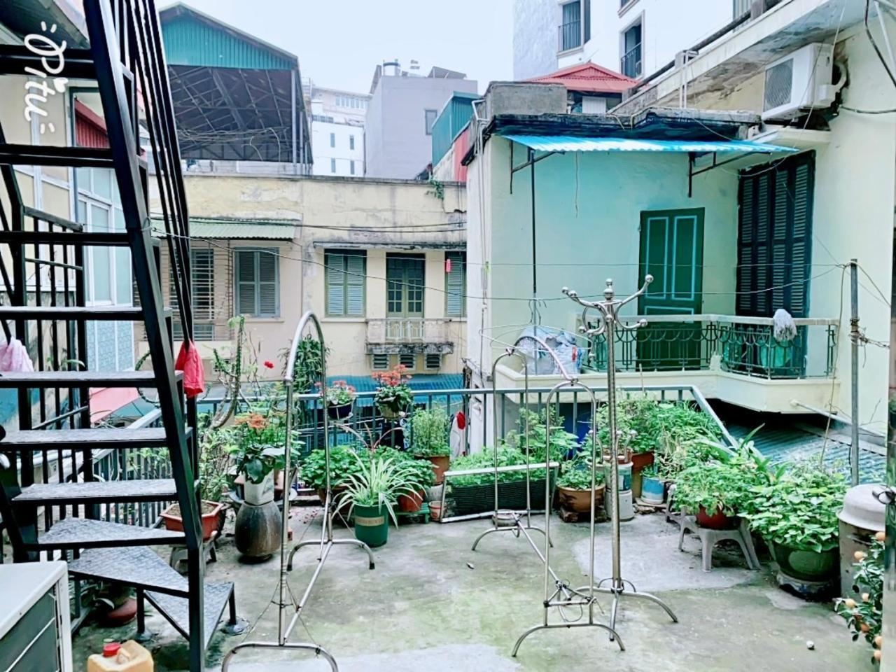 Cozy Homestay With Large Bed, Private Bathroom, Large Balcony هانوي المظهر الخارجي الصورة