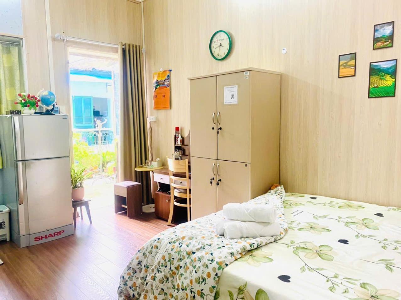 Cozy Homestay With Large Bed, Private Bathroom, Large Balcony هانوي المظهر الخارجي الصورة