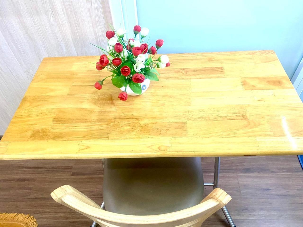 Cozy Homestay With Large Bed, Private Bathroom, Large Balcony هانوي المظهر الخارجي الصورة